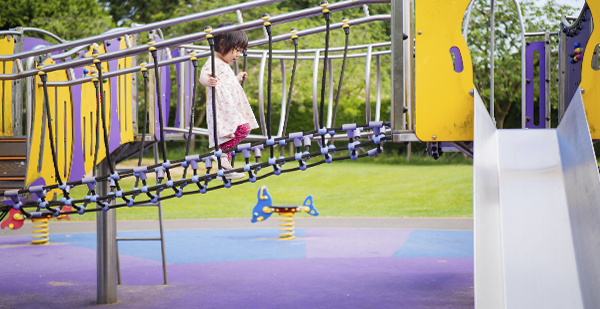 ¿Por qué invertir en pisos deportivos de calidad mejora el valor de tu proyecto?